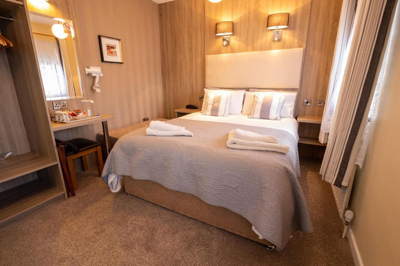 Station House Bed & Breakfast Ennistimon Exteriör bild